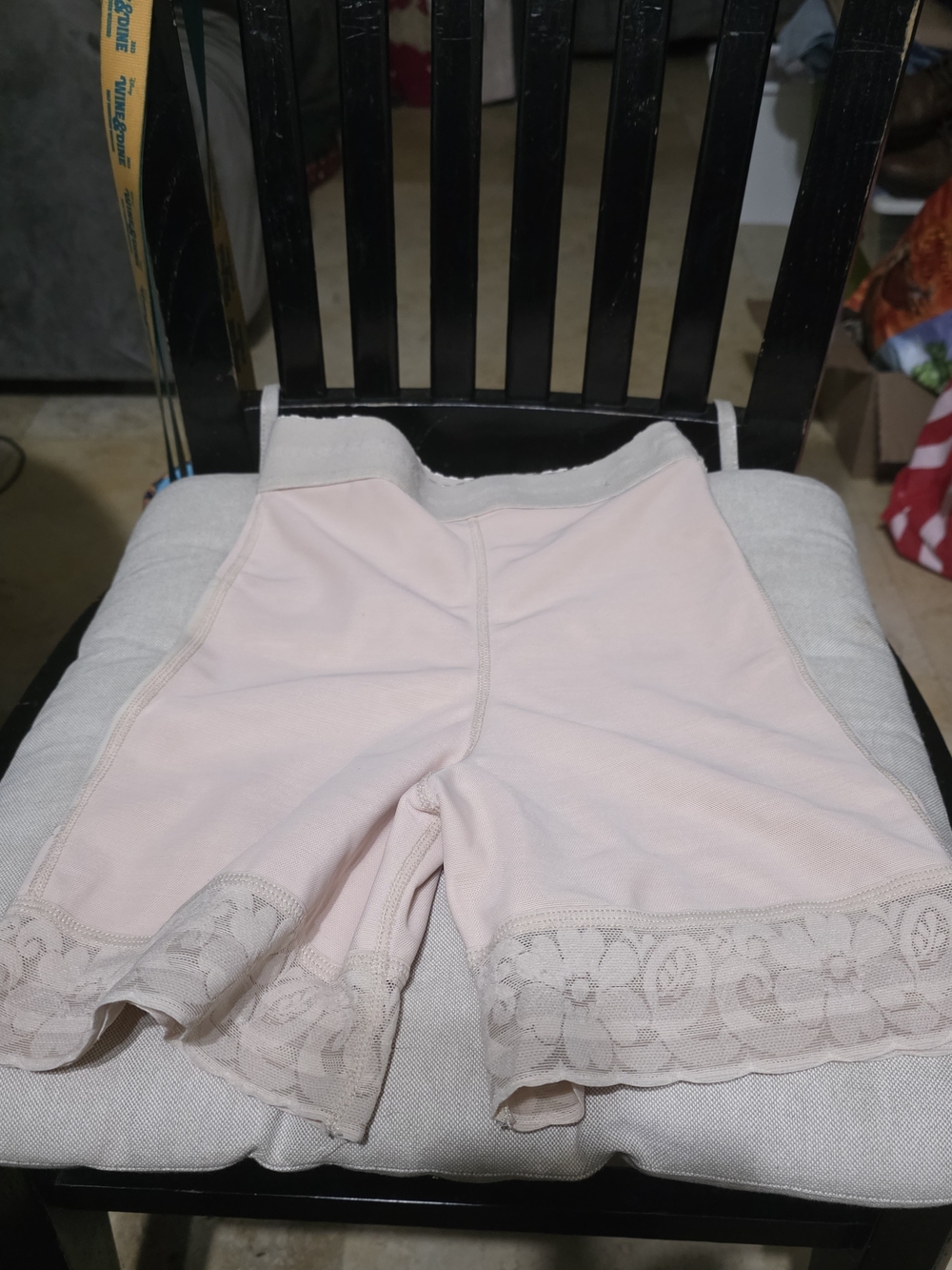 Nova Belt Made In Colombia Shapewear Shorts Size 32 Nylon EUC Beig Pink Lace